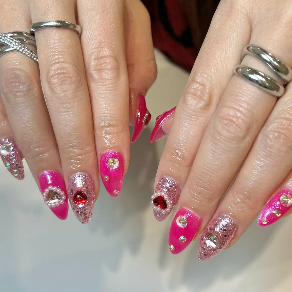 ネイル ラメ(グリッター) オフィスネイル ワンカラーネイル ピンク シンプルネイル ハンドネイル Lily nailのネイルデザイン