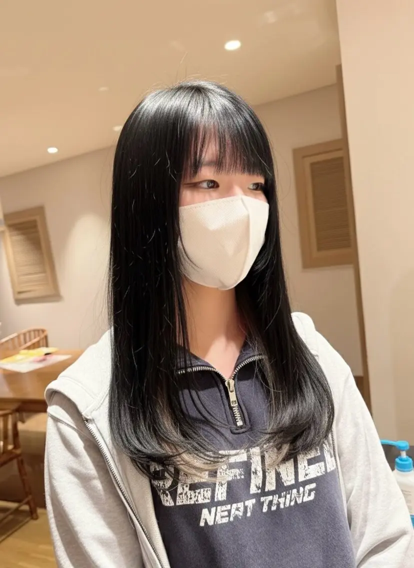 セミロング カット ヘアカラー トリートメント 津田 幹太のヘアスタイル