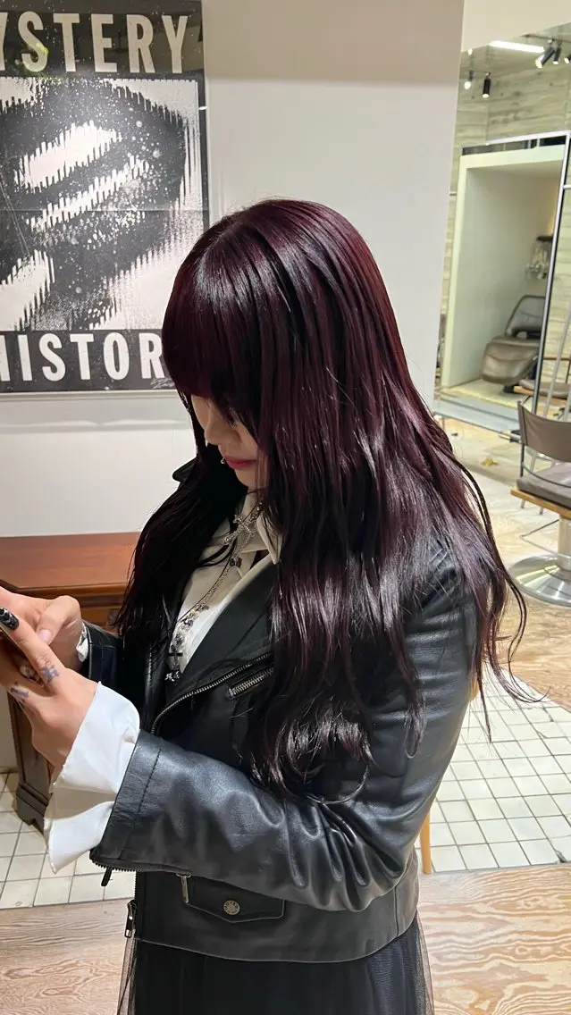 ロング カラー RINA .のヘアスタイル
