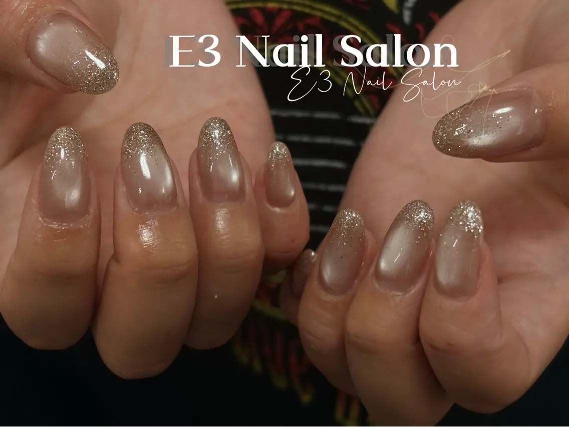 ネイル オーロラネイル フレンチネイル ジェルネイル ガラスフレンチ キラキラネイル ハンドネイル E3 Nail Salonのネイルデザイン