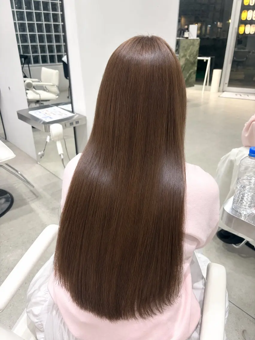カラー 吉田 百々花のヘアスタイル
