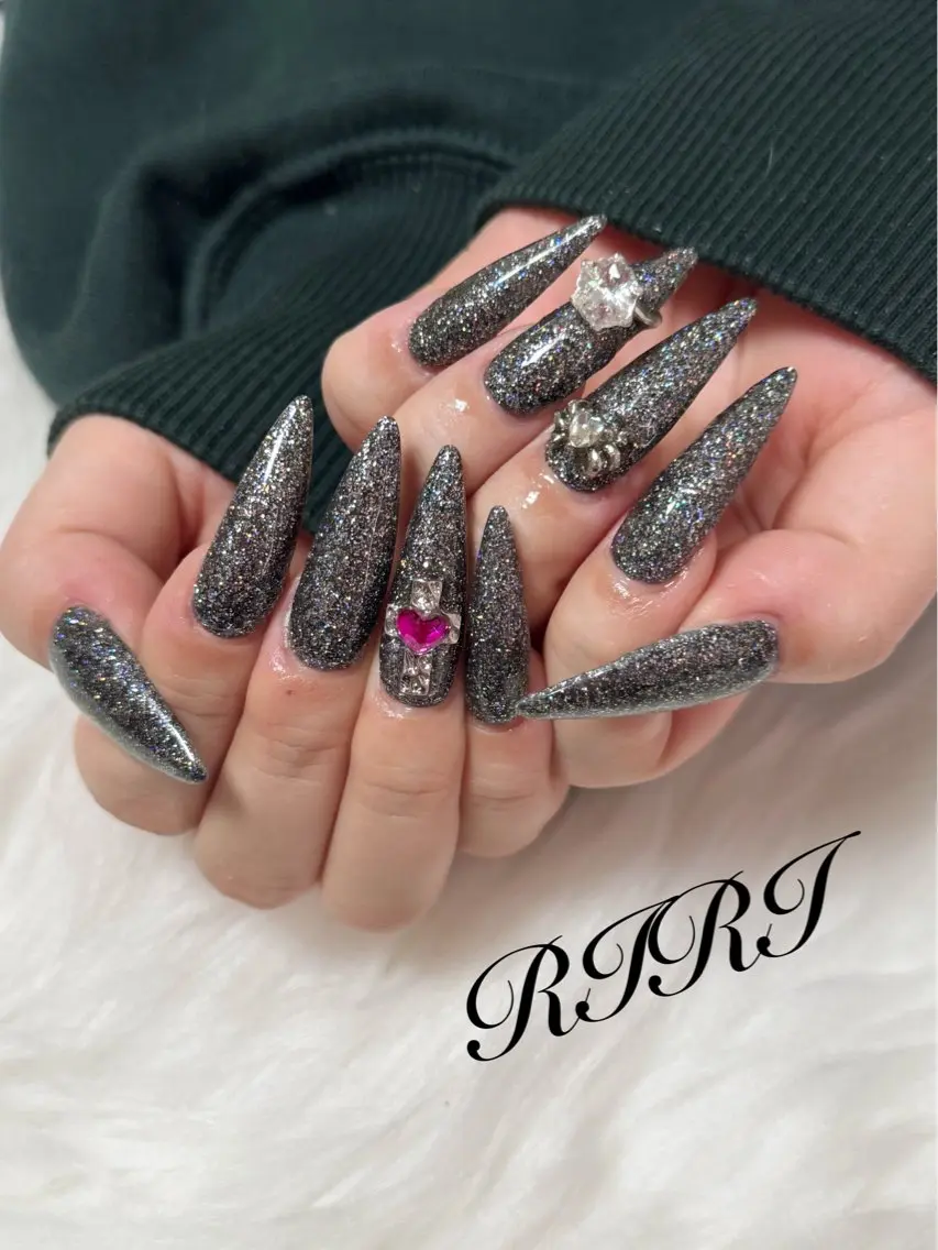 ネイル フラッシュネイル ジェルネイル ロングネイル スカルプネイル シンプルネイル ハンドネイル riri オーナーのネイルデザイン