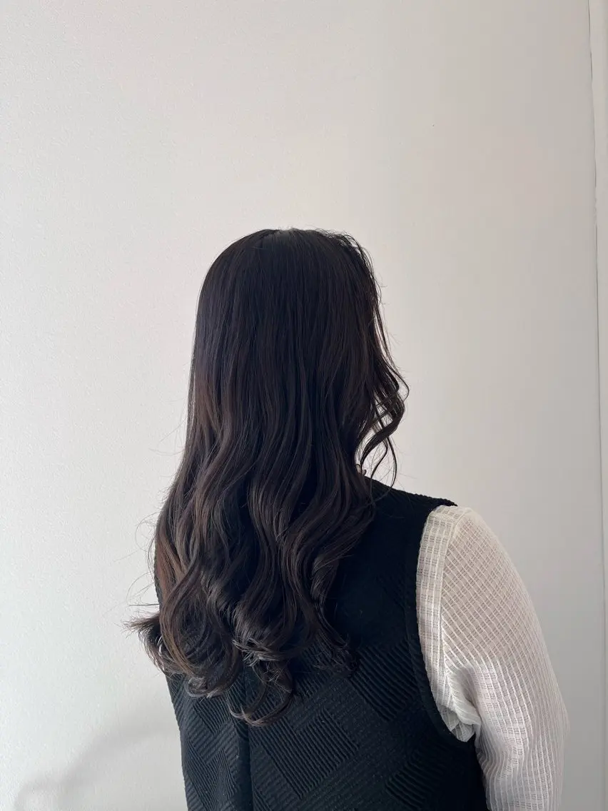 ロング カラー ブリーチ 透明感カラー ダブルカラー イヤリングカラー インナーカラー 【SASE】大人上品 💍/ユウガ⭐️のヘアスタイル