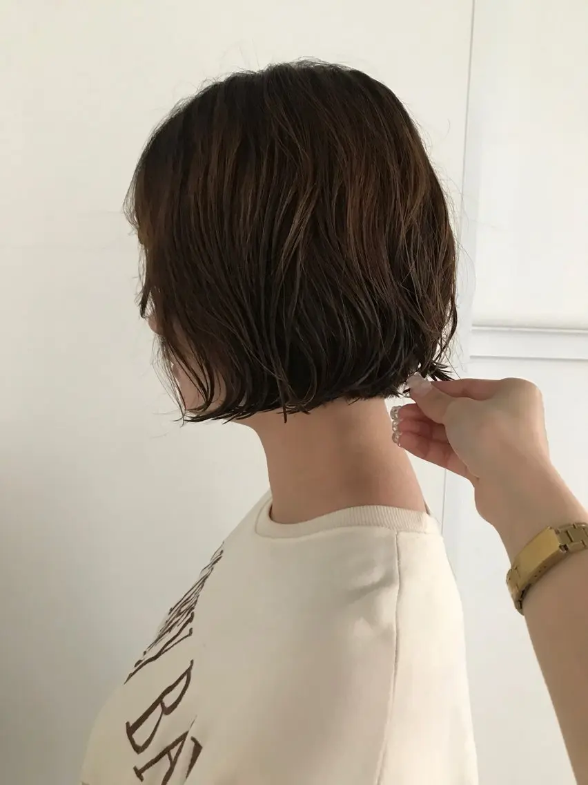 ショート パーマ カット トリートメント kosoraレイヤー ハイトーン/デザインのヘアスタイル