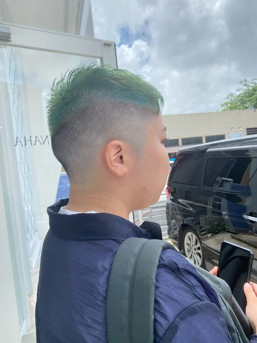 ショート カラー ヘアカラー トリートメント 饒平名 知也のヘアスタイル
