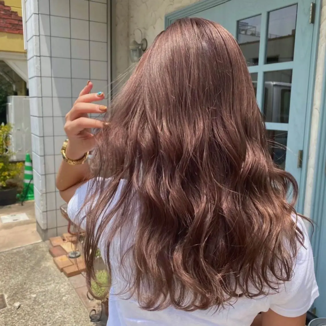 ロング カラー LUSTY 長井明里のヘアスタイル