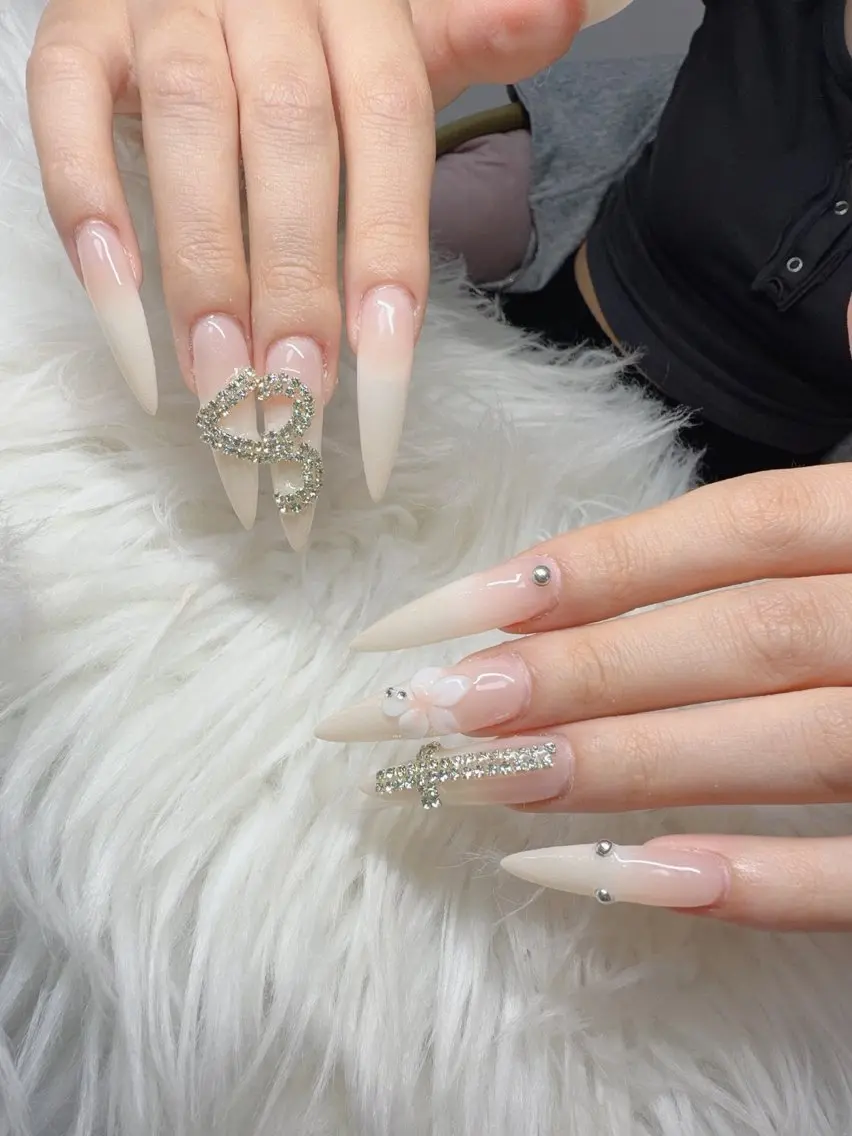 ネイル Lee Nailsのネイルデザイン