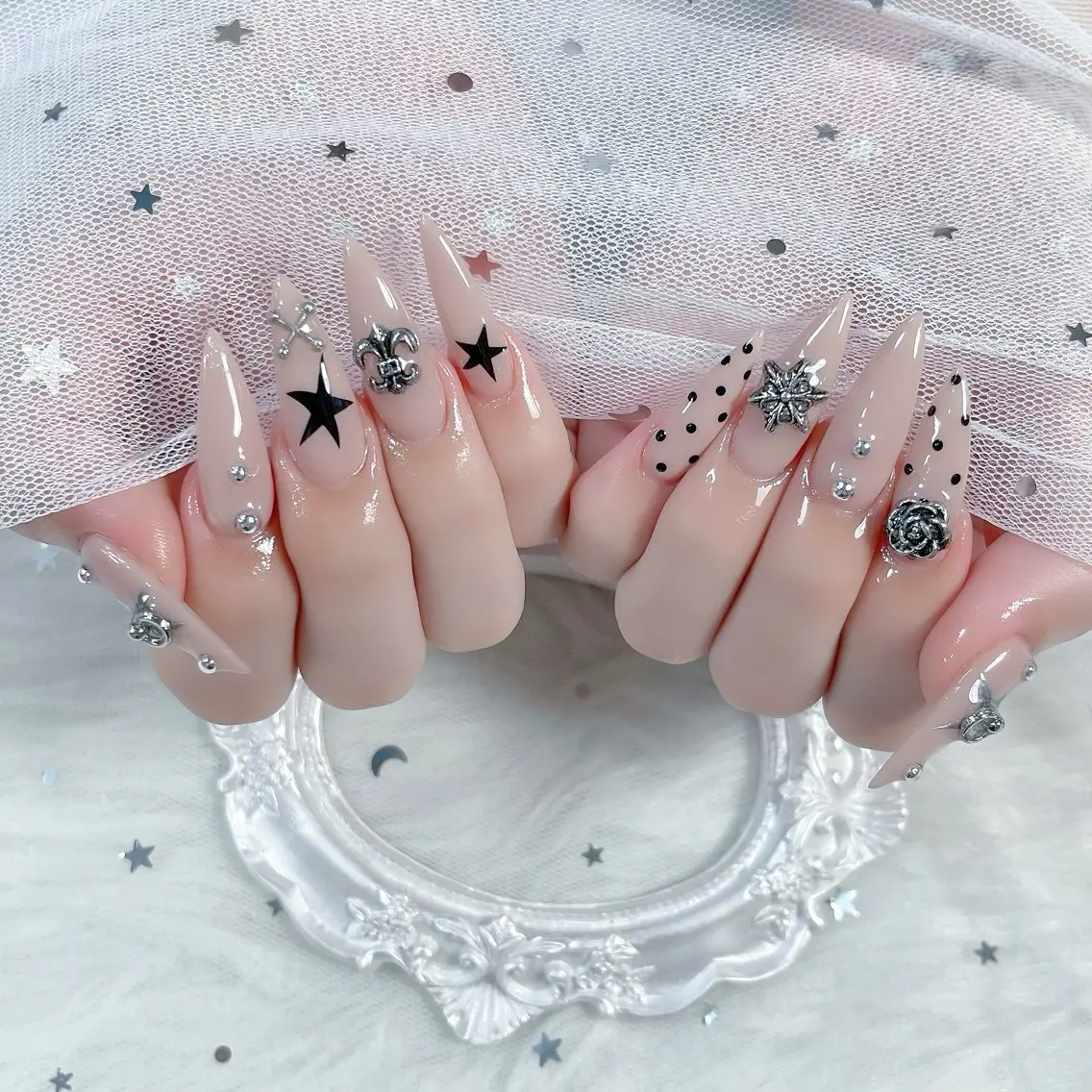 ネイル HIN NAILのネイルデザイン