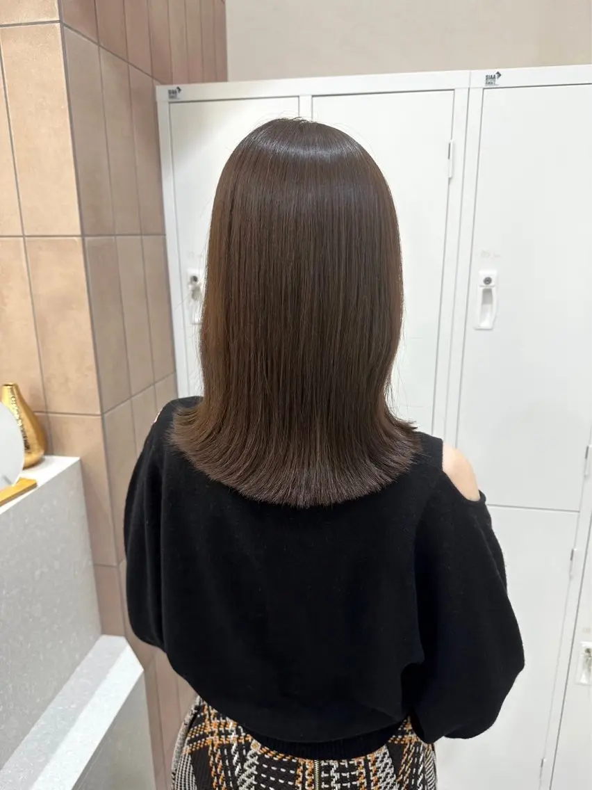 セミロング カラー ベージュカラー オリーブベージュ TriumpH 天王寺 miko🩵のヘアスタイル