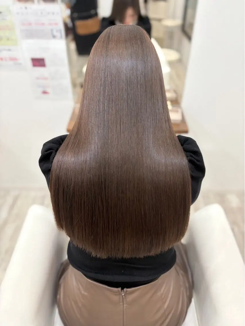 大人の身だしなみ・カラー+カット￥6600	来店日条件：平日限定の写真