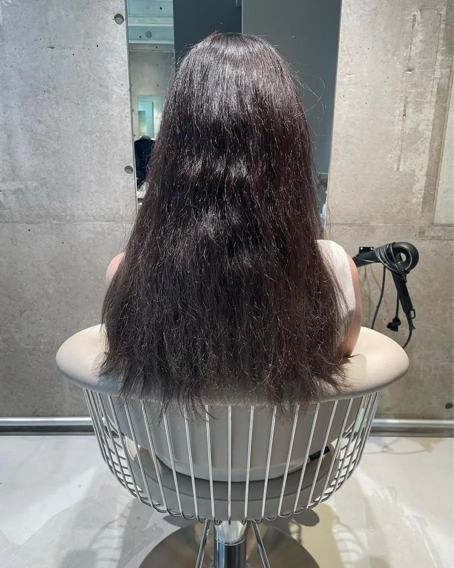 ロング 縮毛矯正 艶髪🫧 Suzunaのヘアスタイル