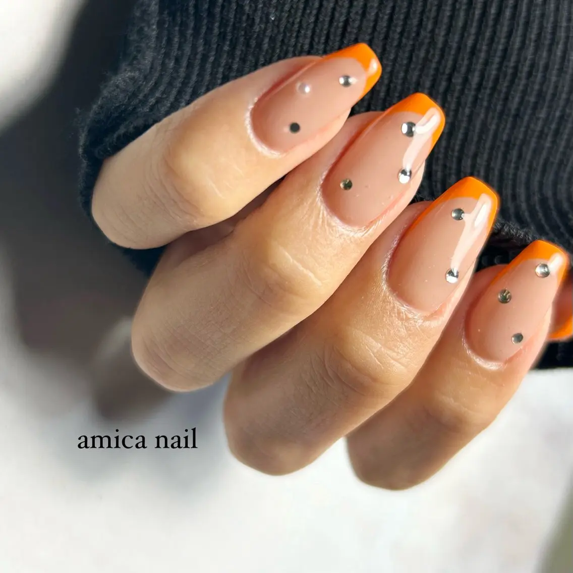 ネイル フレンチネイル ハロウィン ストーンネイル _amica nail_のネイルデザイン