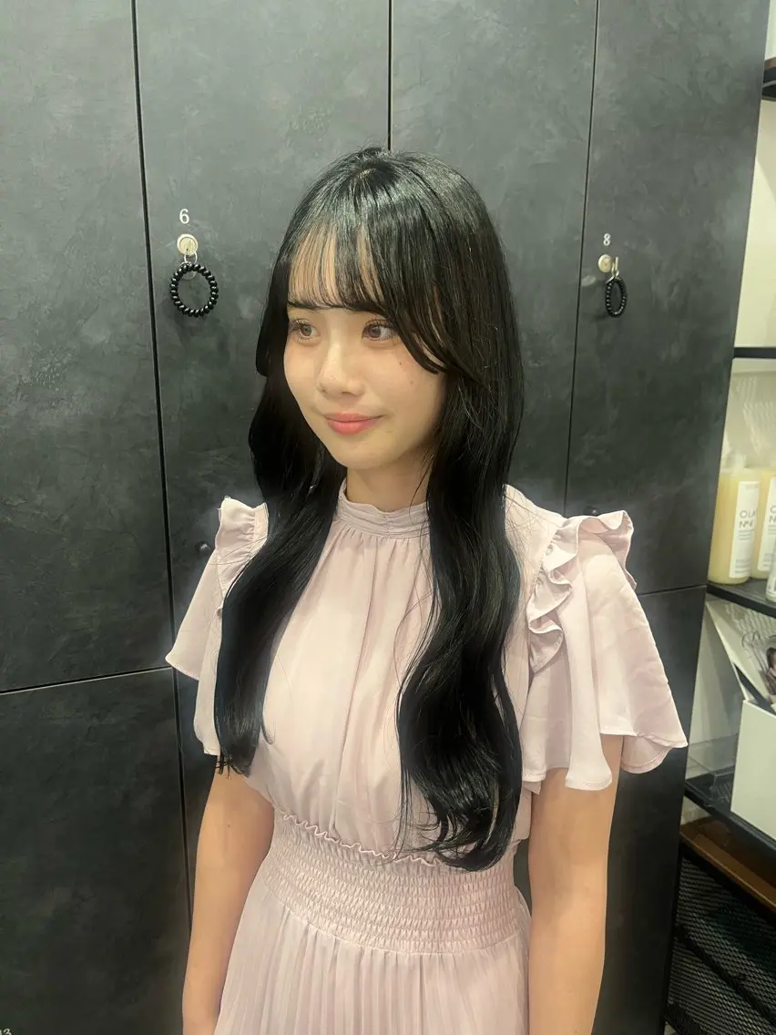 ロング トリウミ カホのヘアスタイル