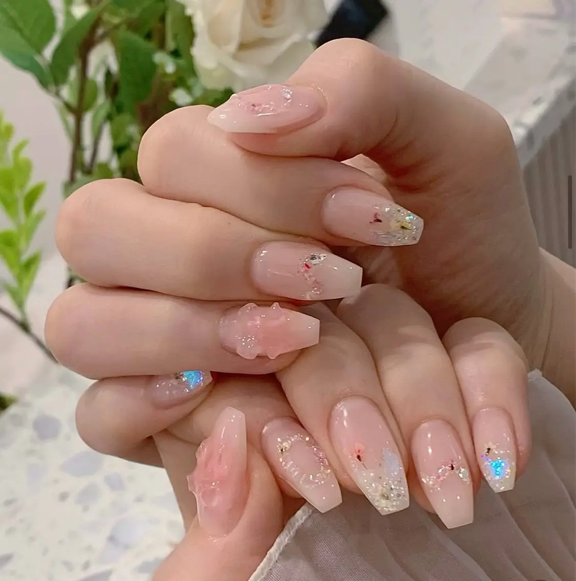 ネイル キラキラネイル マグネットネイル ぷっくりネイル ネイルチップ ワンホンネイル ハンドネイル Lyna 池袋のネイルデザイン