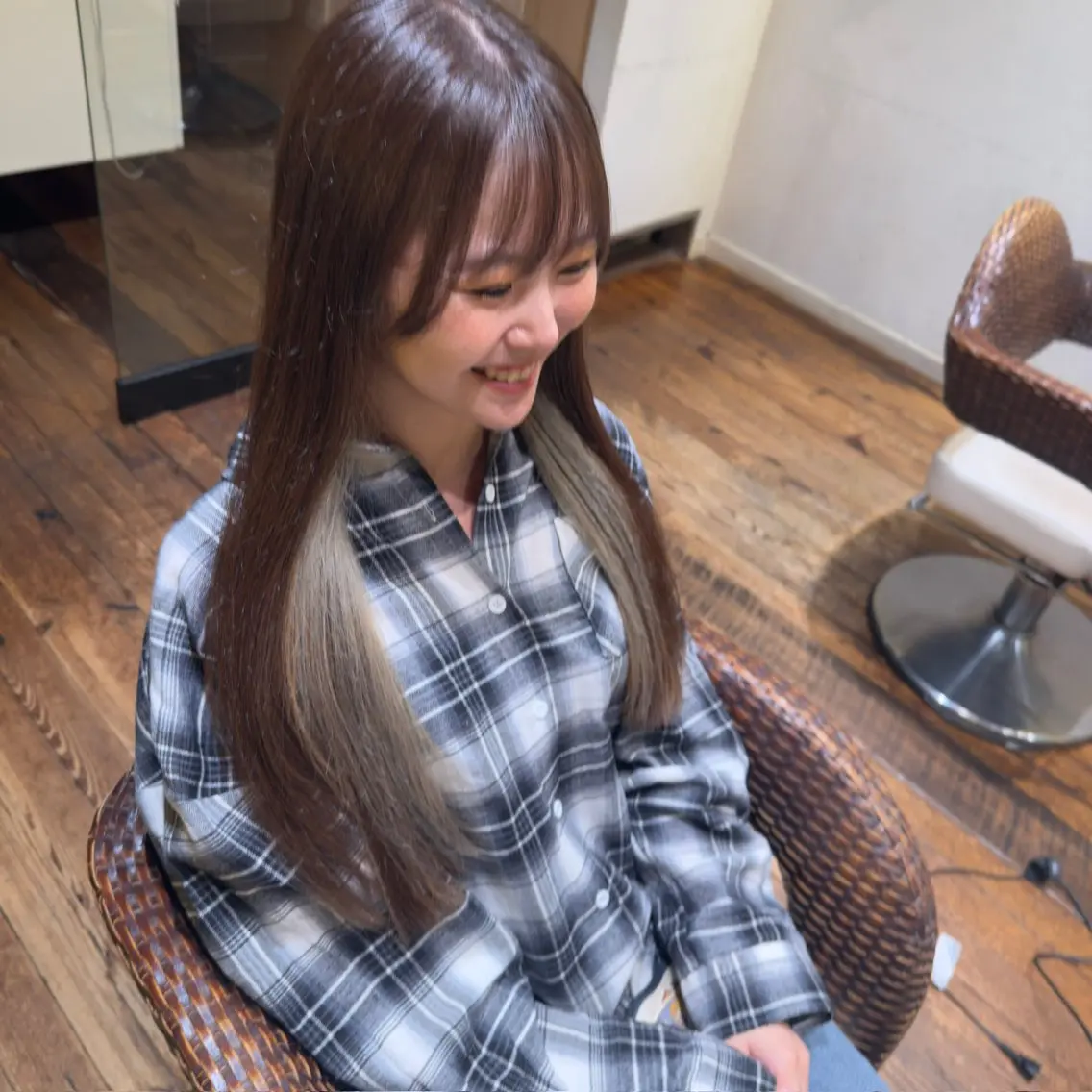 ロング カラー 松浦 麻衣のヘアスタイル
