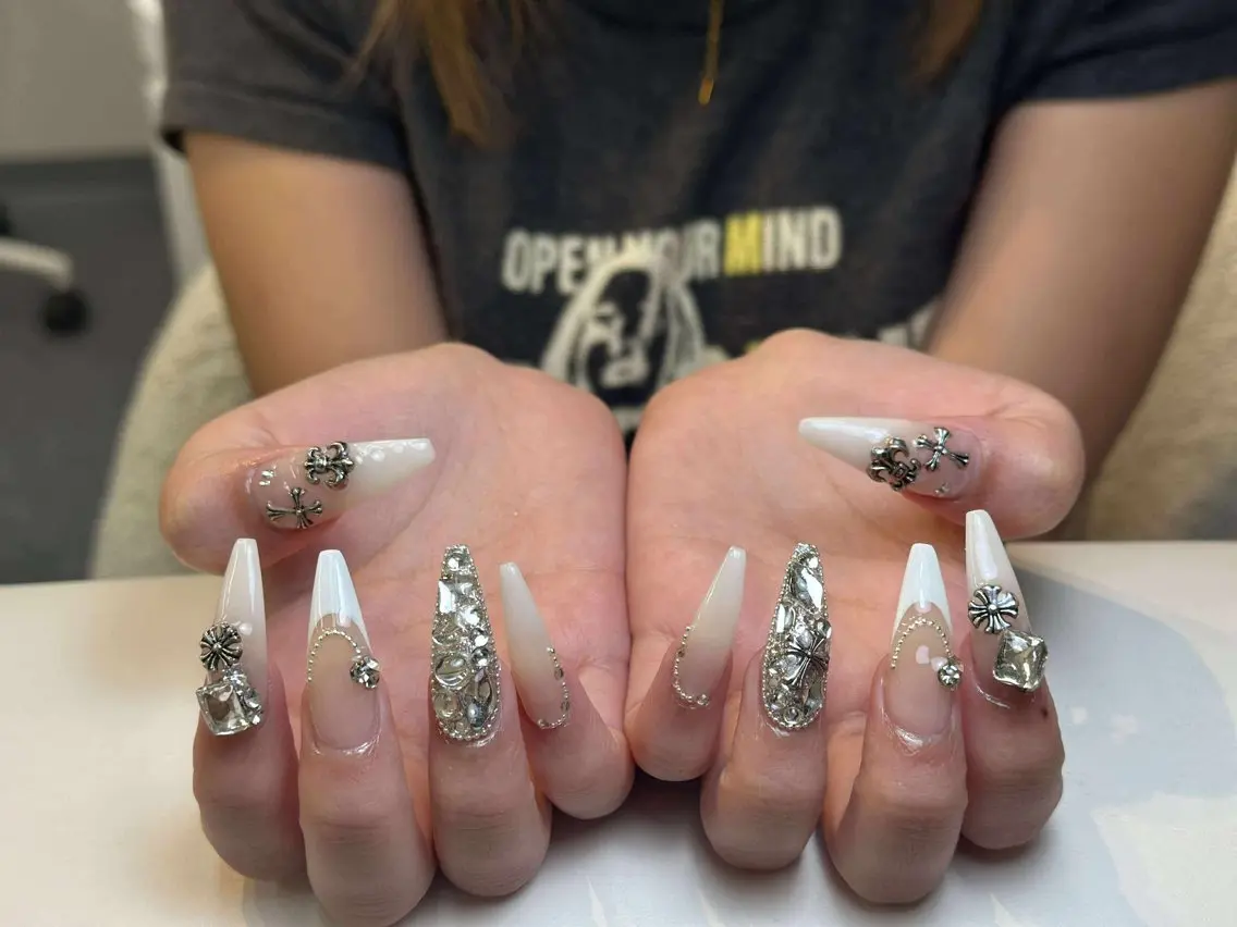 ネイル アートネイル 成人式 ジェルネイル ニュアンスネイル 夏ネイル ハンドネイル Jenn Nail Shinokuboのネイルデザイン