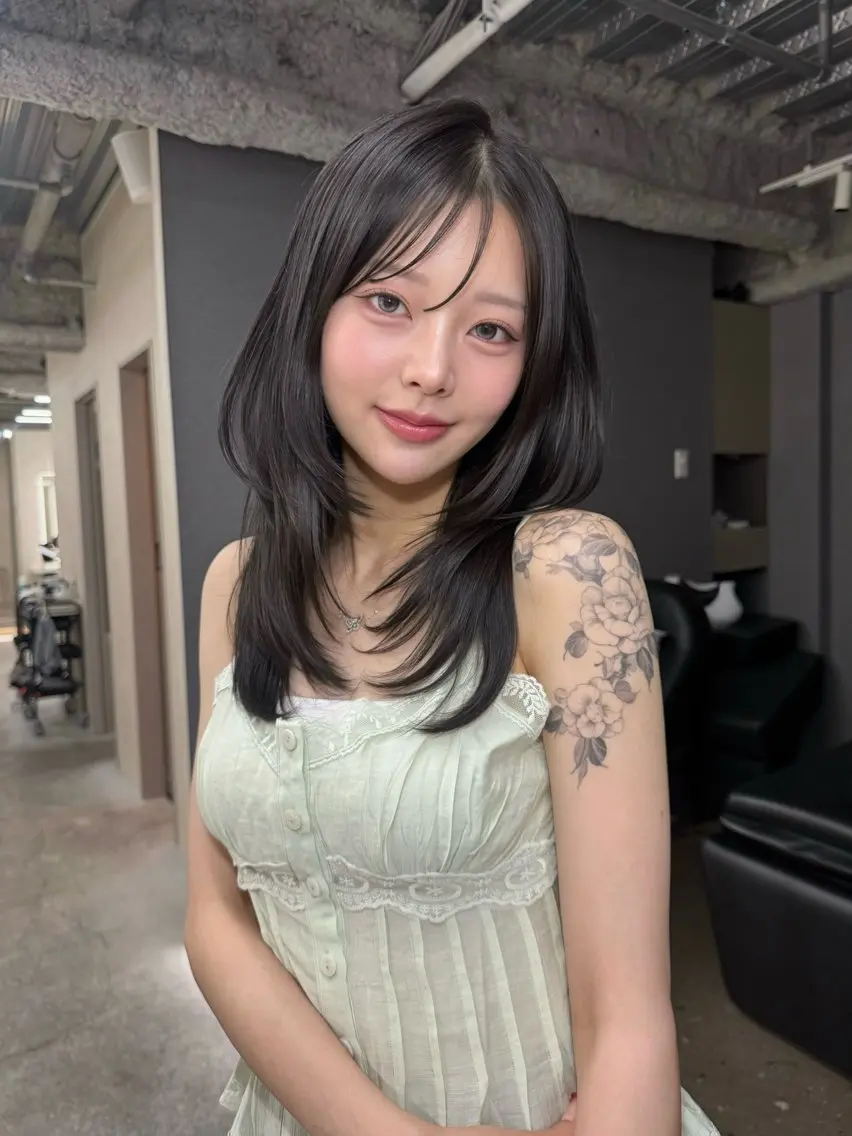 セミロング くびれヘア 韓国風ヘア くびれレイヤー レイヤーカット レイヤー/ブリーチ/ 新宿/福元実希のヘアスタイル
