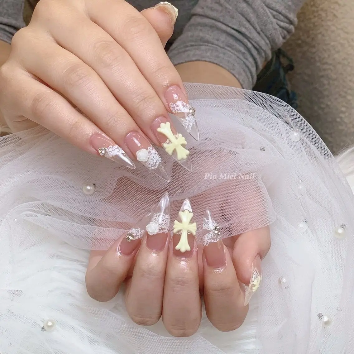 ネイル ハンドネイル HANA 長さだしのネイルデザイン
