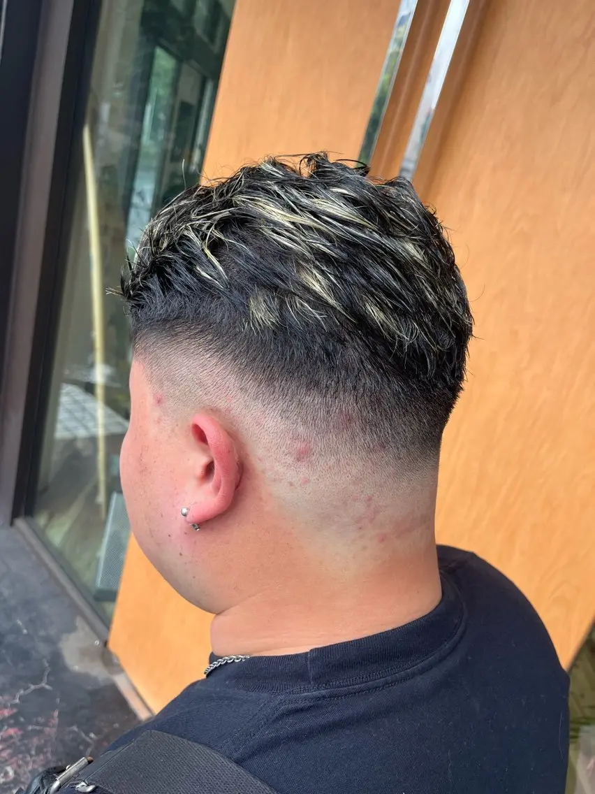 メンズ フェードカット 関 紫雲（ｾｷﾚﾝｹﾞ）のヘアスタイル