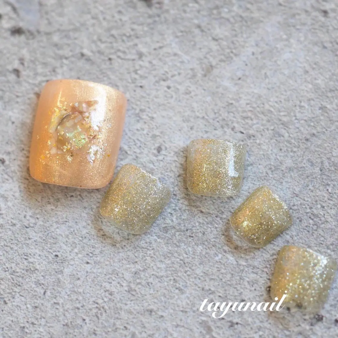 ネイル アートネイル ブルー フットネイル ジェルネイル ゴールド ネイルサロン 【たゆnail】のネイルデザイン