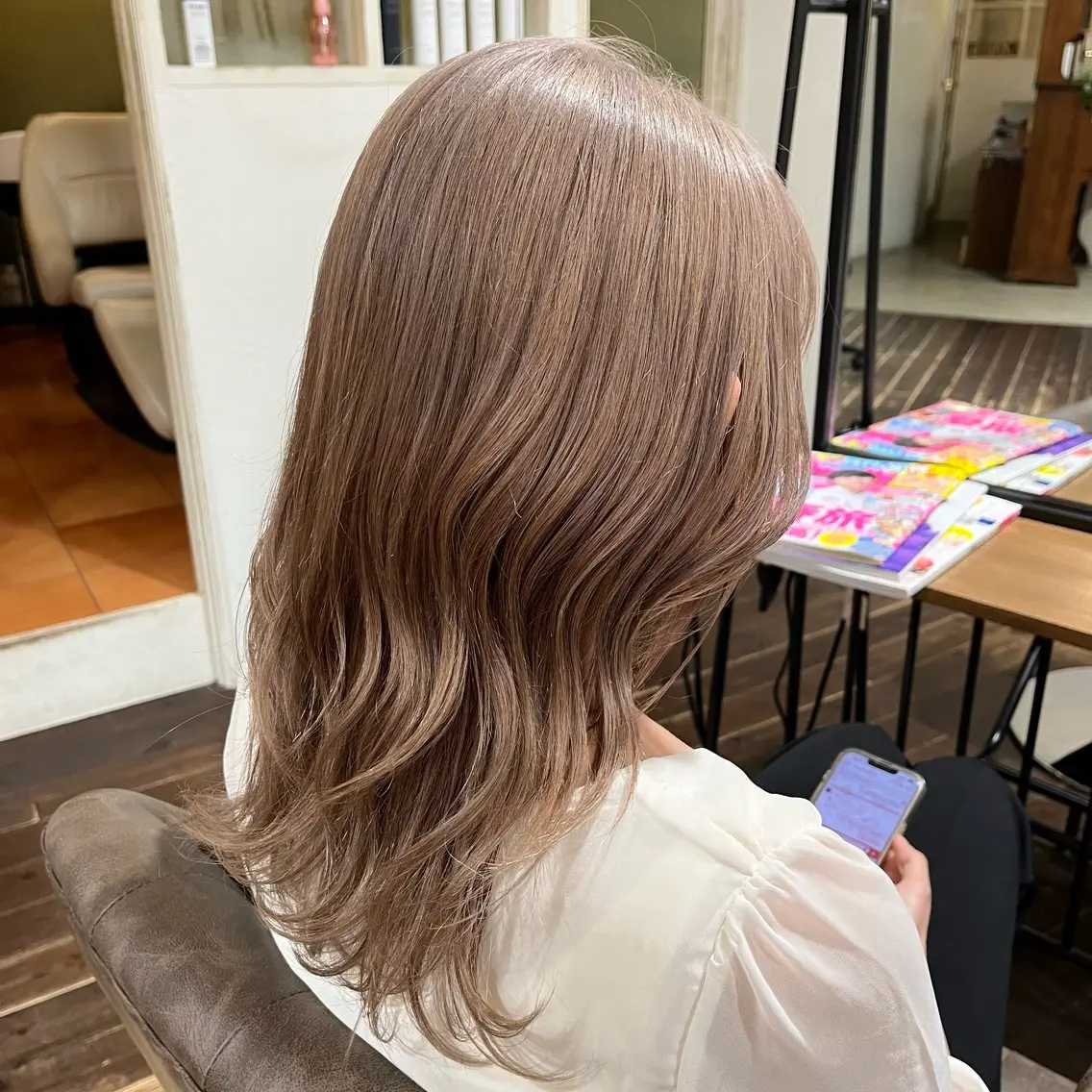 ロング カラー ベージュカラー パ ルのヘアスタイル