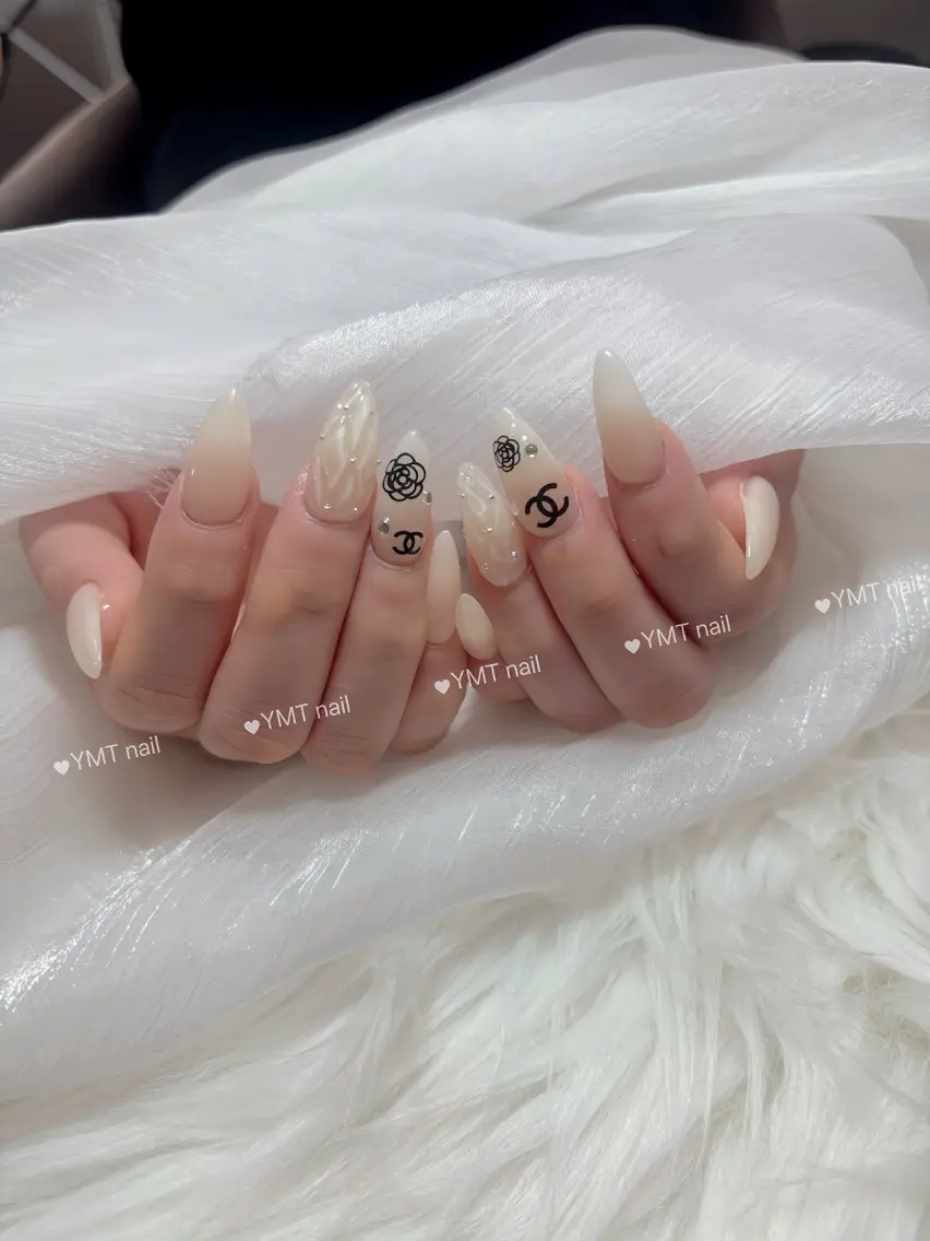 ネイル 長さ出し フットネイル ジェルネイル 韓国ネイル マグネットネイル ハンドネイル YMT. NailStudioのネイルデザイン