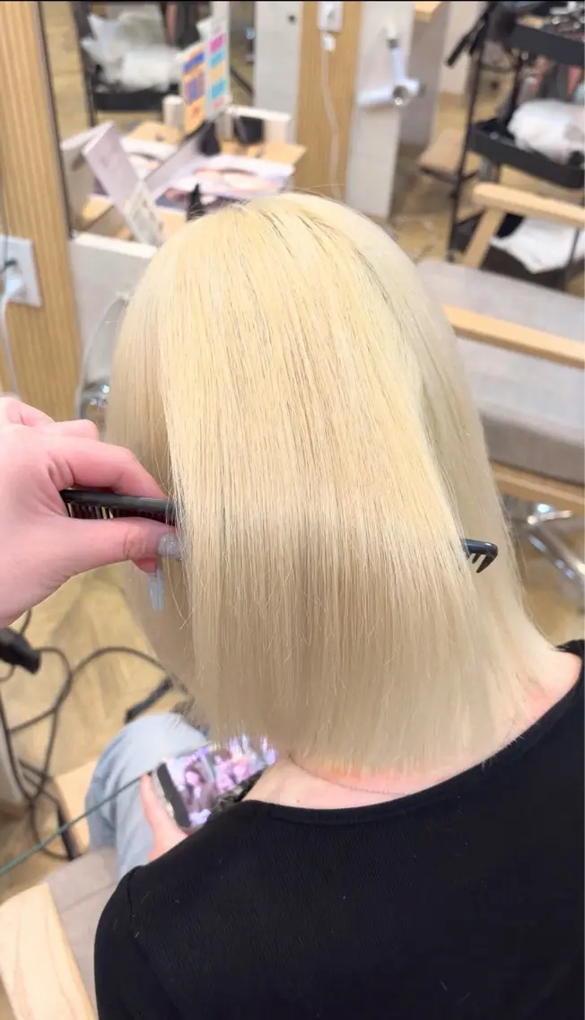 ミディアム ヘアカラー ホ ノカのヘアスタイル