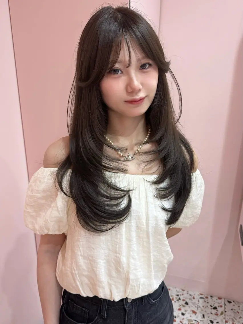 ロング 顔まわりレイヤー 顔周りカット 韓国風ヘア レイヤーカット カット ヘアカラー トリートメント 顔周り/透明感カラー REINA𓍯のヘアスタイル