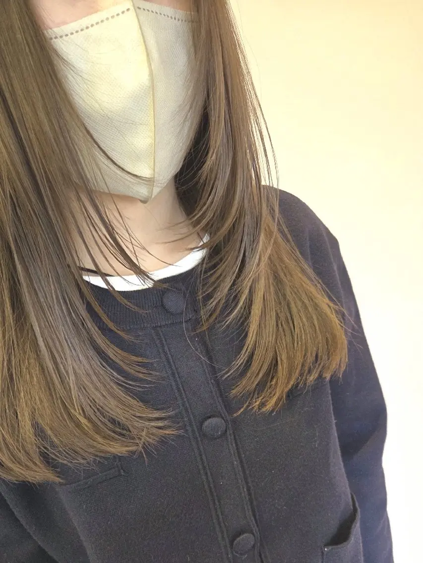 セミロング レイヤーカット ヘアカラー トリートメント Era Hatsuneのヘアスタイル