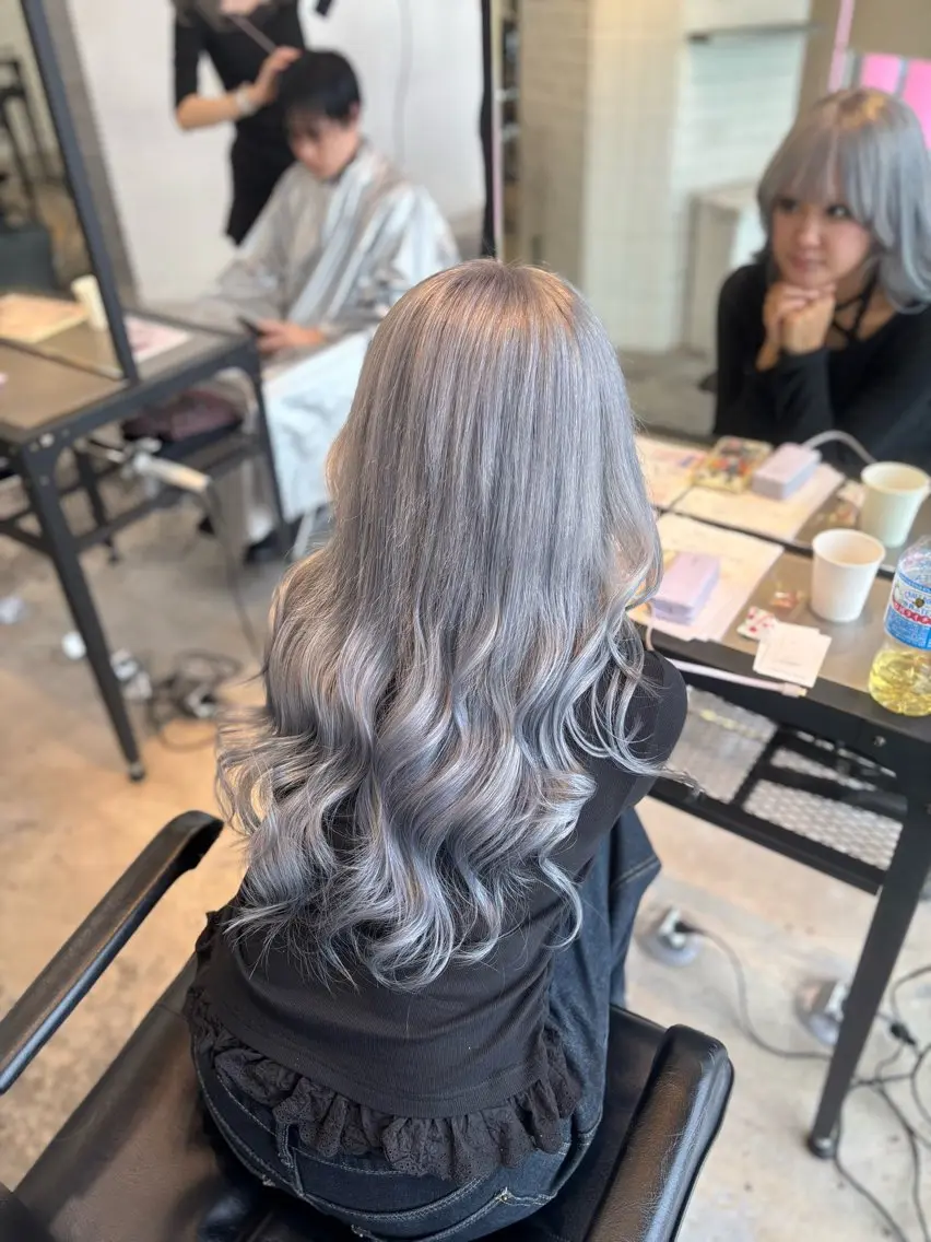 ロング カラー ブルーカラー デザインカラー ダブルカラー ラベンダーカラー エクステ ヘアカラー エクステ ボブカット sala 推しカラー職人🎀のヘアスタイル