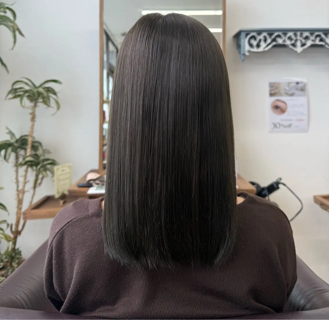 セミロング カラー ベージュカラー オリーブカラー ヘアカラー 上村華女 髪質改善カラーのヘアスタイル