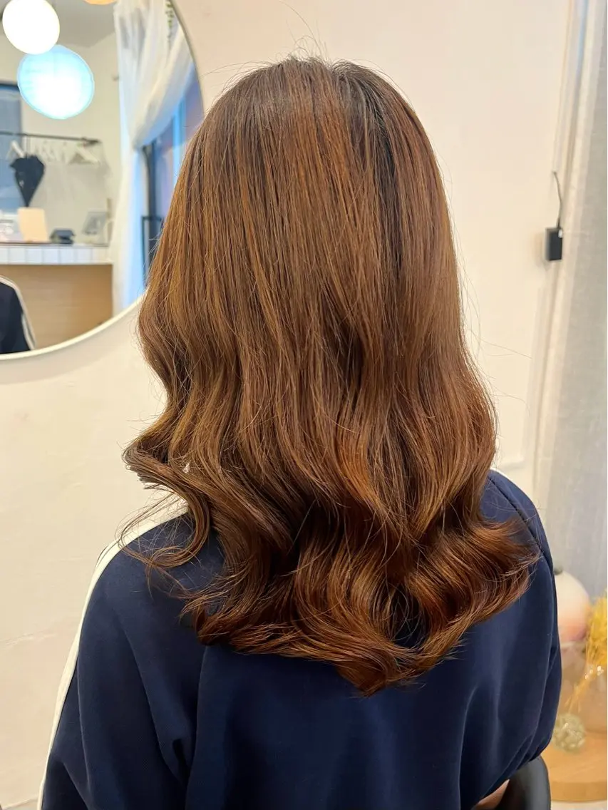 ヘアカラー（肩上）の写真