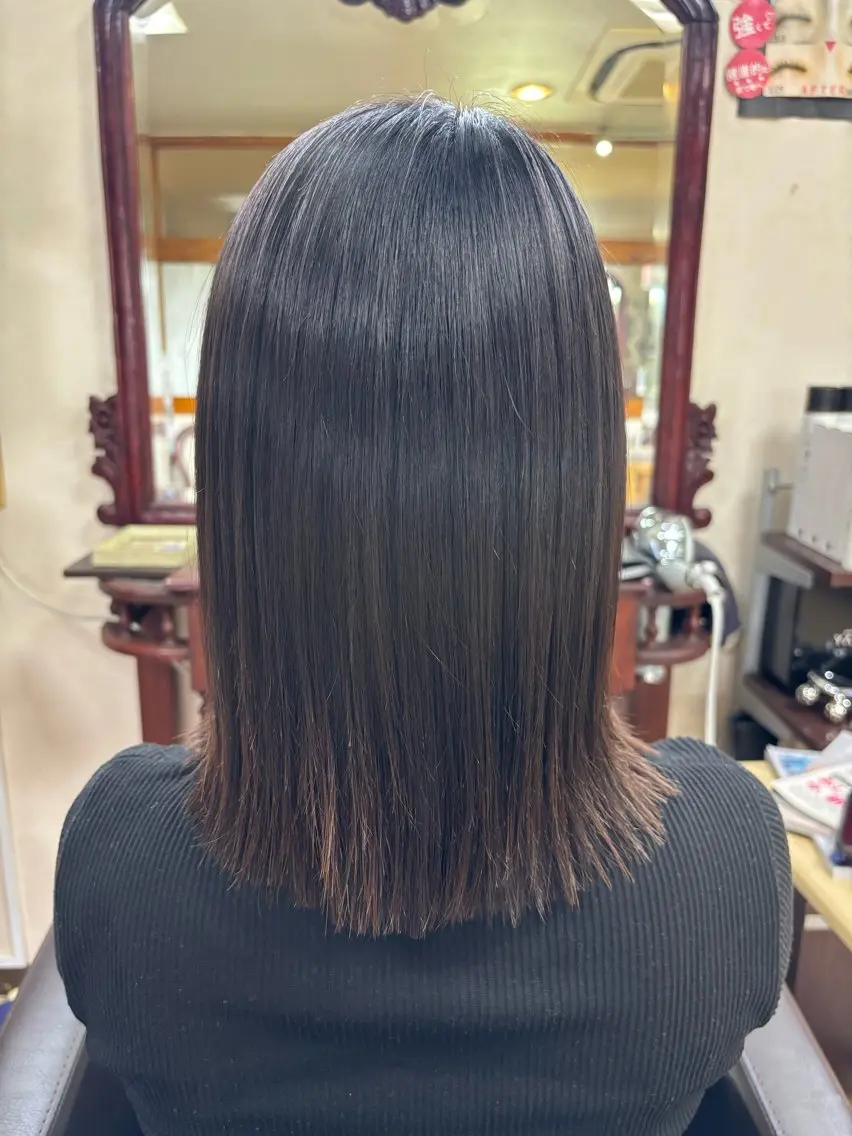 ミディアム カット 縮毛矯正 桑野 葵のヘアスタイル