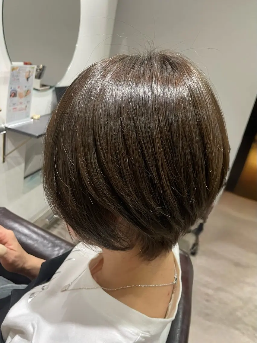 ショート ヘアカラー Ouchi Ayumiのヘアスタイル