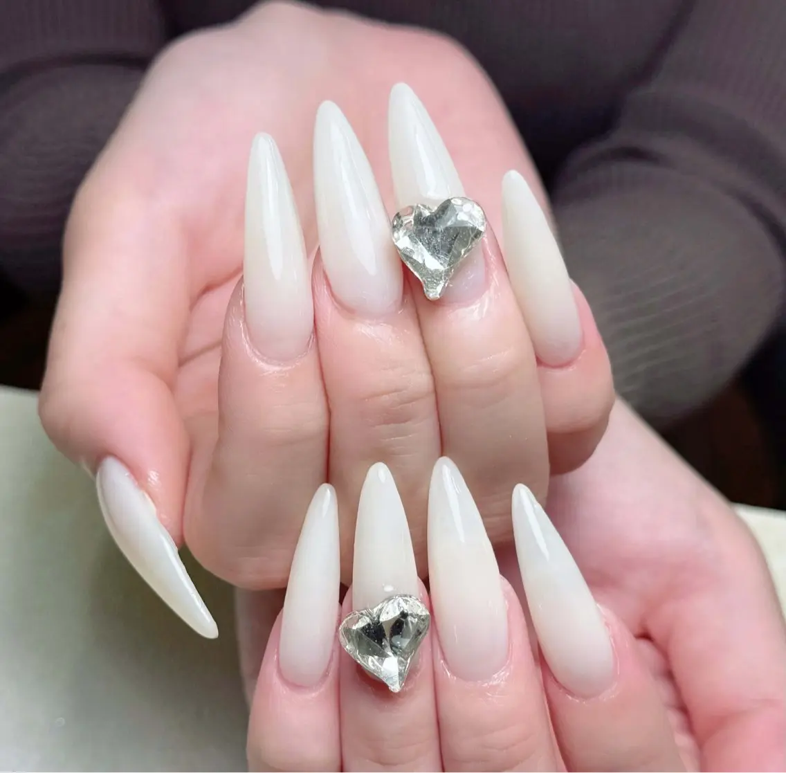 ネイル チークネイル 長さ出し フレンチネイル グラデーション キラキラネイル 中野駅から2分 MEO NAILのネイルデザイン