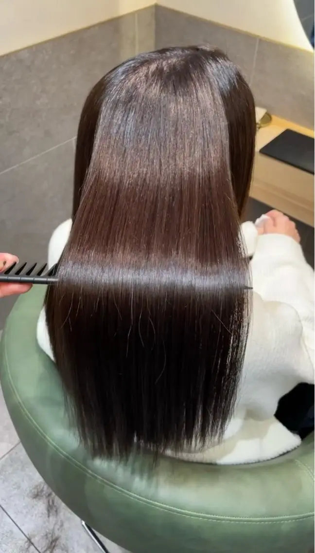 ロング 縮毛矯正/髪質改善 クルミのヘアスタイル
