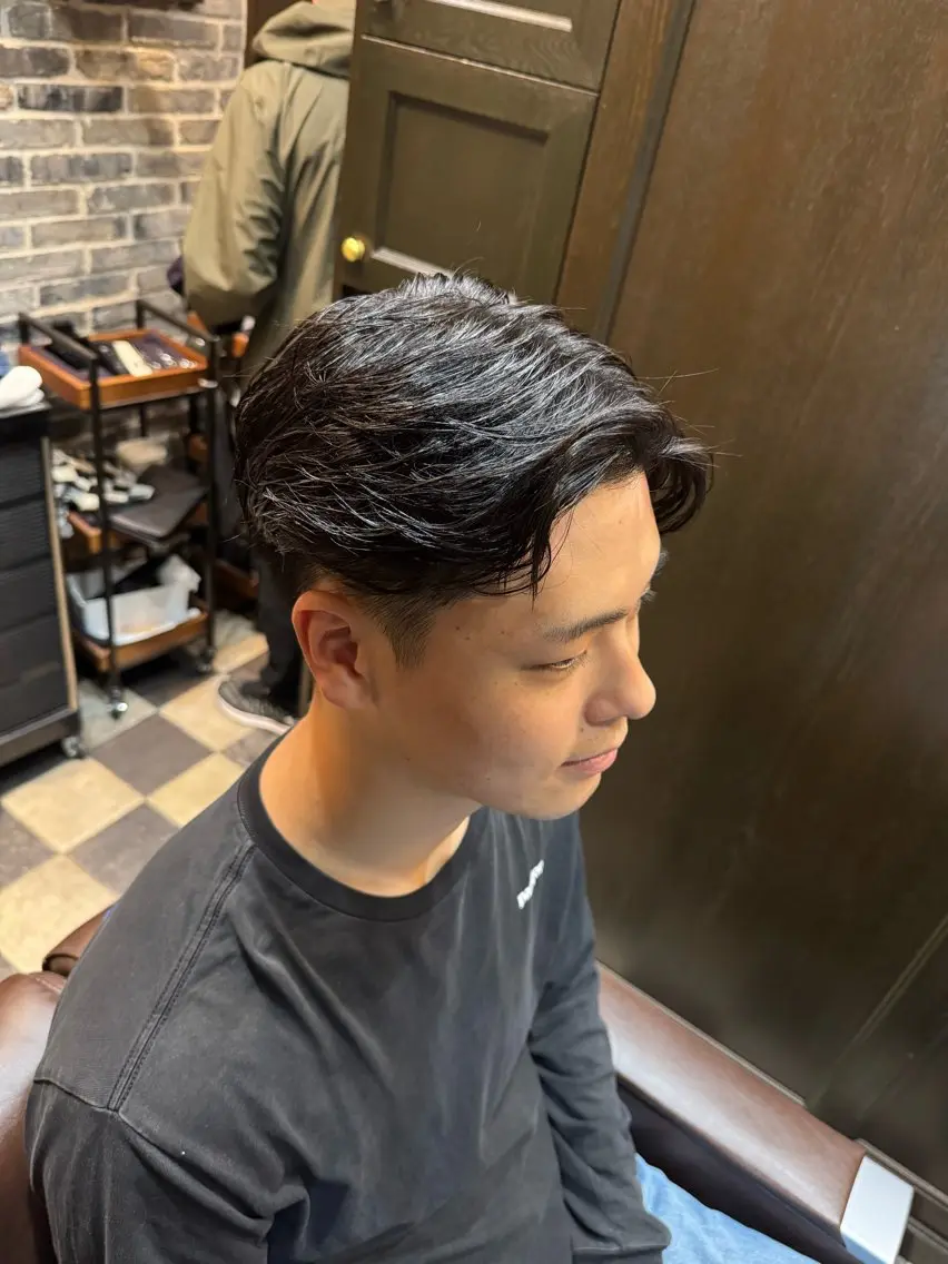 ミディアム パーマ ミディアムパーマ ニュアンスパーマ メンズヘアカット無料 中村　心のヘアスタイル