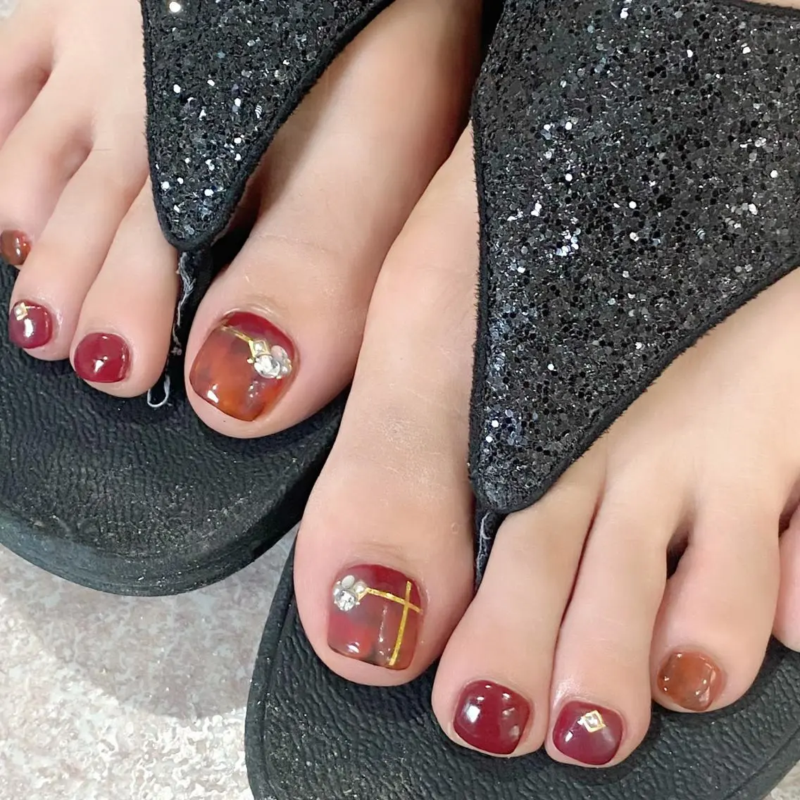 ショート カラー パーマ ヘアアレンジ メンズ キッズ ネイル マツエク・マツパ ボルドーカラー ボルドー フットネイル フットネイル Salon Ｋのネイルデザイン