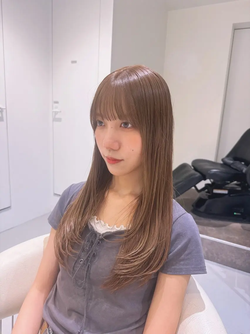 ロング カラー ベージュカラー ブリーチ 透明感カラー ミルクティーベージュ 顔まわりレイヤー カット ヘアカラー トリートメント 💎透明感カラー特化 💎TAISEIのヘアスタイル