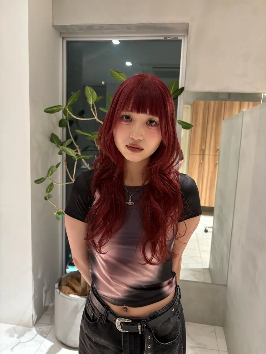 ロング カラー ブリーチ カシス ブリーチなしカラー レッドカラー ハイトーンカラー 🐈🤎Rikoのヘアスタイル