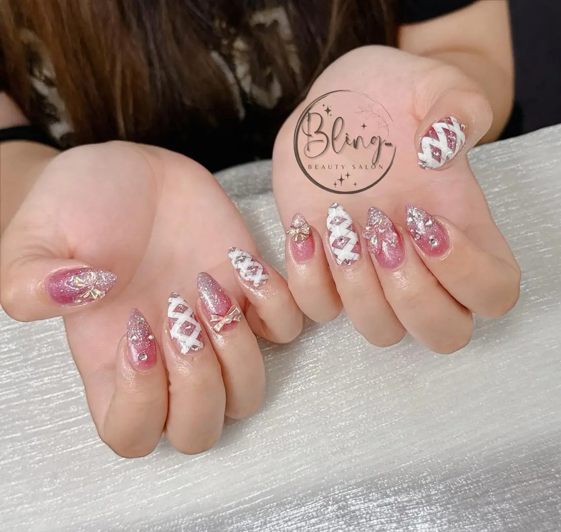 ロング 韓国風ヘア ハンドネイル Bling Salonのネイルデザイン