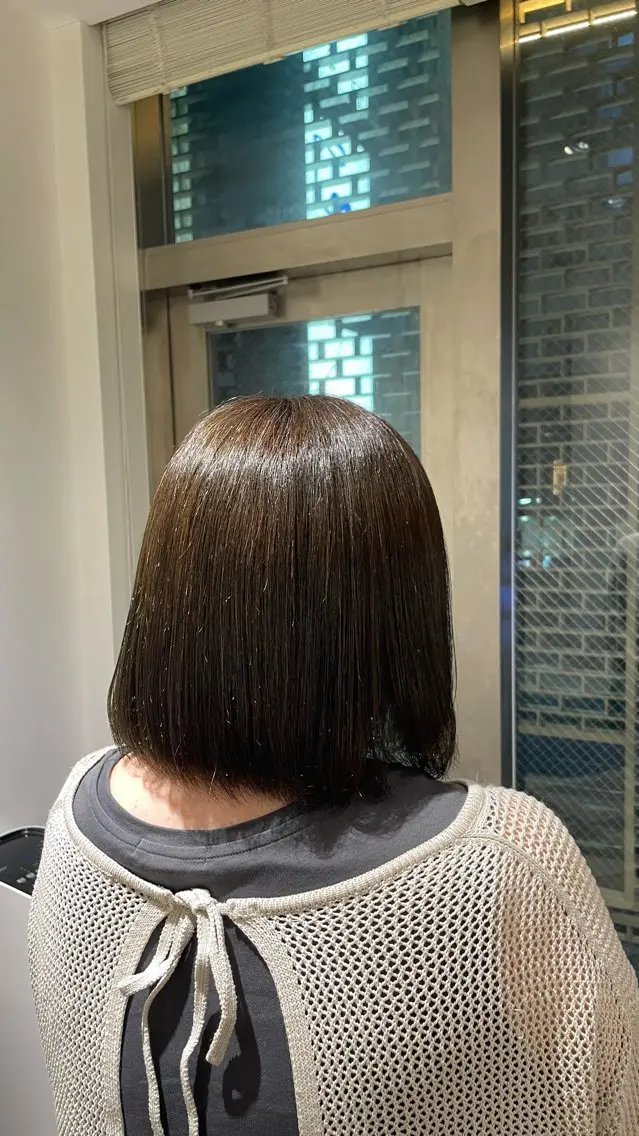 ショート カラー ブラウンカラー オリーブブラウン いさと🩵ᩚ 表参道美容室のヘアスタイル