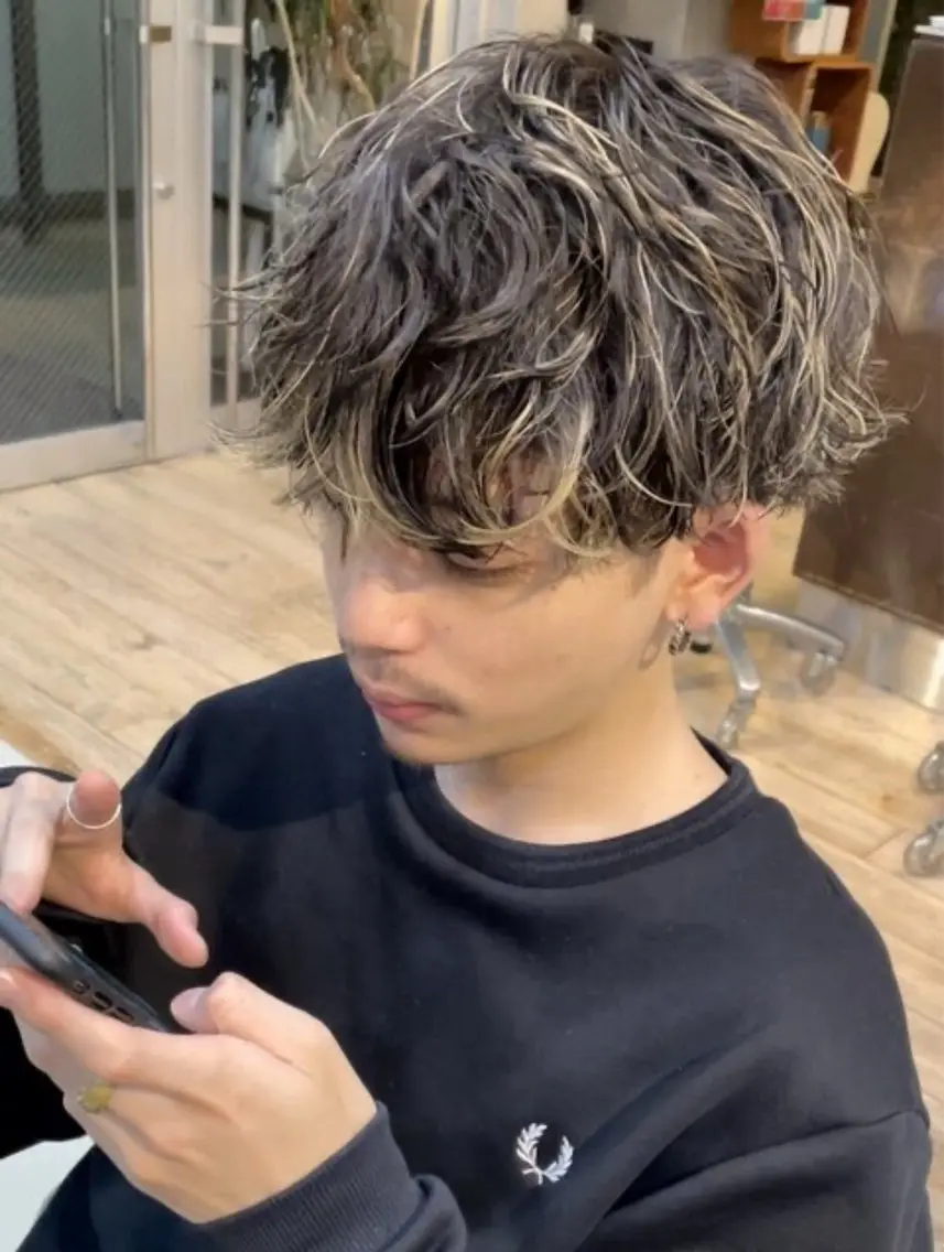 パーマ メンズ 中谷海里/フェザー パーマ/スパイキーのヘアスタイル
