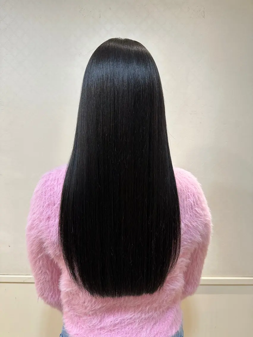 ロング カラー 黒髪 ブルーカラー ブルーブラック 透明感カラー シルバー ツヤ重視 ワンカラー🫧Mioのヘアスタイル