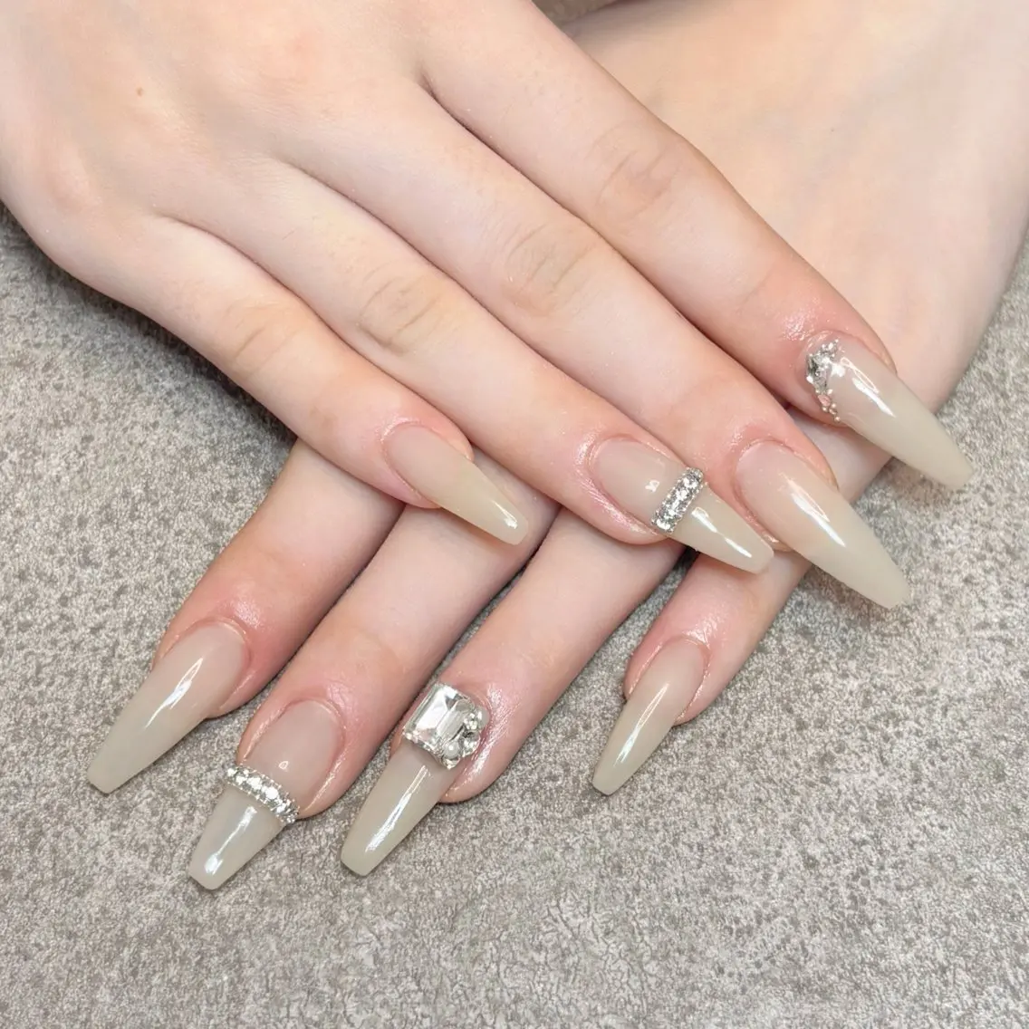 ネイル ロングネイル スーパーロングネイル ハンドネイル nailroom DIASOMNIAのネイルデザイン