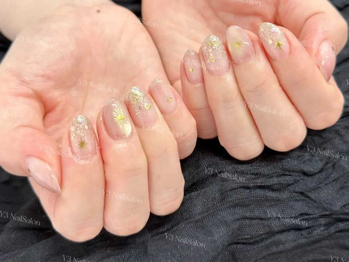 ネイル ゴールド キラキラネイル ラメ(グリッター) オフィスネイル シンプルネイル ハンドネイル Y3 NailSalonのネイルデザイン