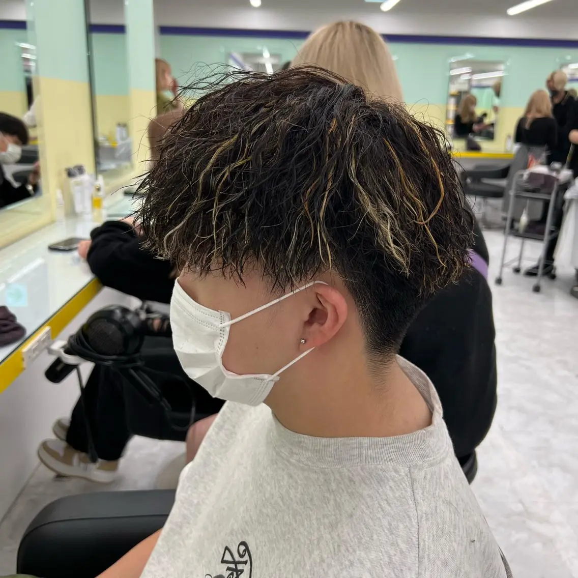 ショート カラー パーマ ヘアアレンジ メンズ キッズ ネイル マツエク・マツパ アイブロウ アップバング センターパート メンズハイライト マッシュ メンズパーマ 🔷横浜1のパーマ 職人🔷将太郎のヘアスタイル