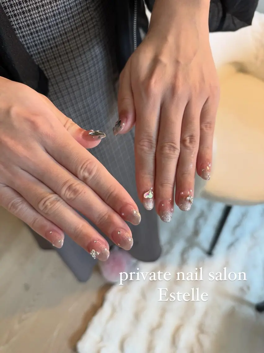 ネイル グラデーション マグネットネイル シンプルネイル ストーンネイル ハンドネイル nail salon Estelleのネイルデザイン