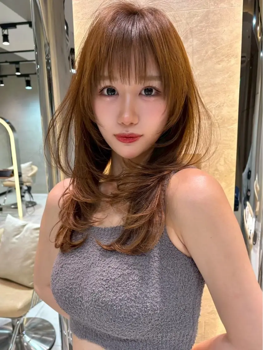 ミディアム くびれヘア 韓国風ヘア レイヤーカット 小顔カット カット ヘアカラー トリートメント 小顔レイヤー/顔周り 艶髪カラー/金山のヘアスタイル