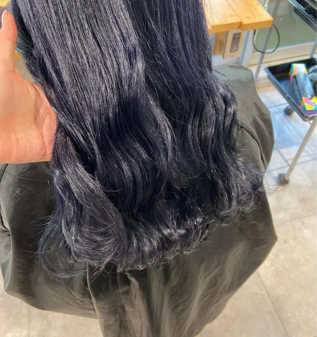 ロング カラー アッシュ ベージュカラー 黒髪 ブリーチ ブルーカラー MEI🎀レイヤー 🎀韓国styleのヘアスタイル